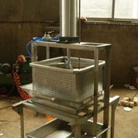 泡菜压榨脱水机|金针菇压榨脱水机|榨菜压榨脱水机