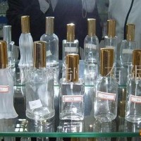 我厂常年供应各种款式玻璃瓶及其配套瓶盖