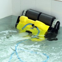 海狮全自动吸污机 游泳池吸污机水下吸尘器水处理设备遥控爬墙