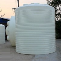 6吨塑料储罐  6立方车载储罐 6立方圆柱水箱