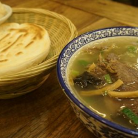 正宗口味羊肉泡馍全年 ,天天热卖!